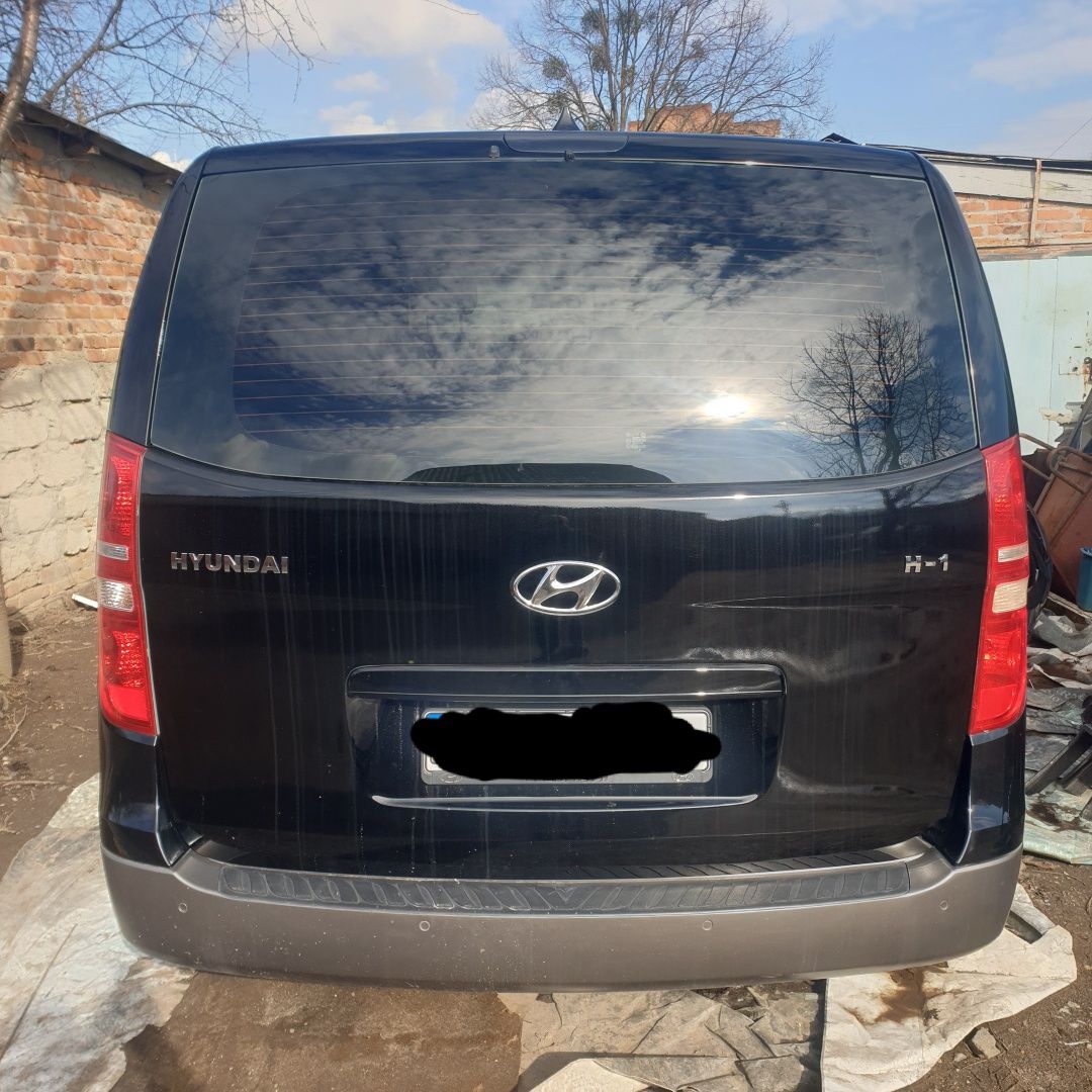 Hyundai H1  2012