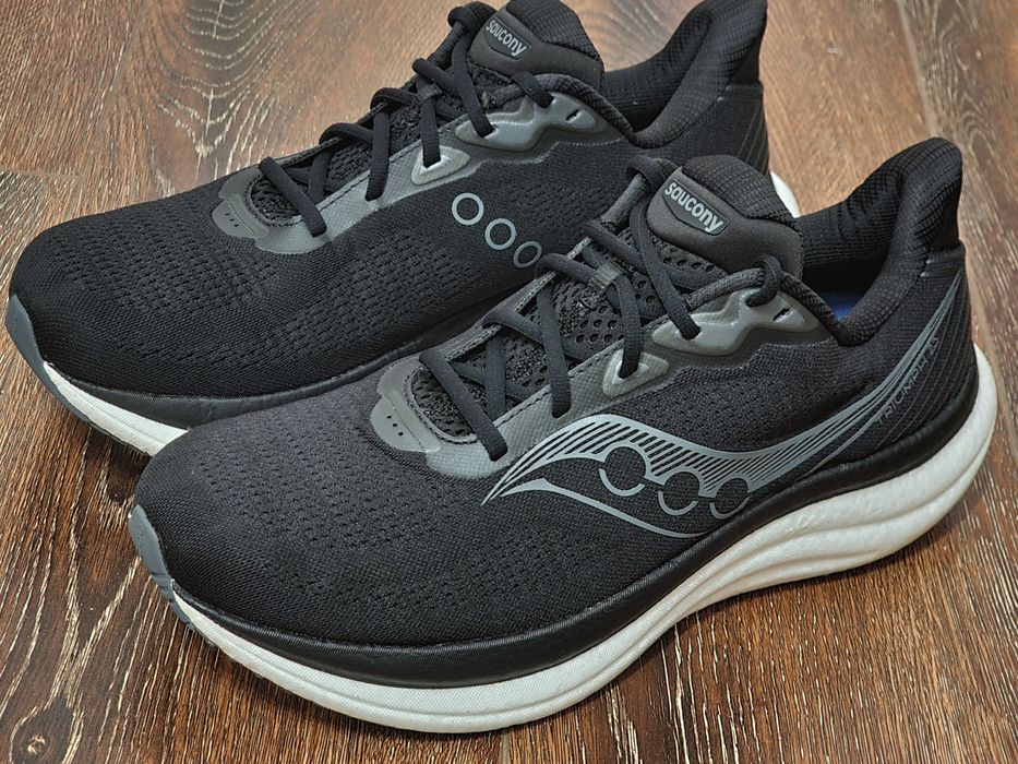 Оригінал 100% чоловічі кросівки saucony triumph 23  eur 47