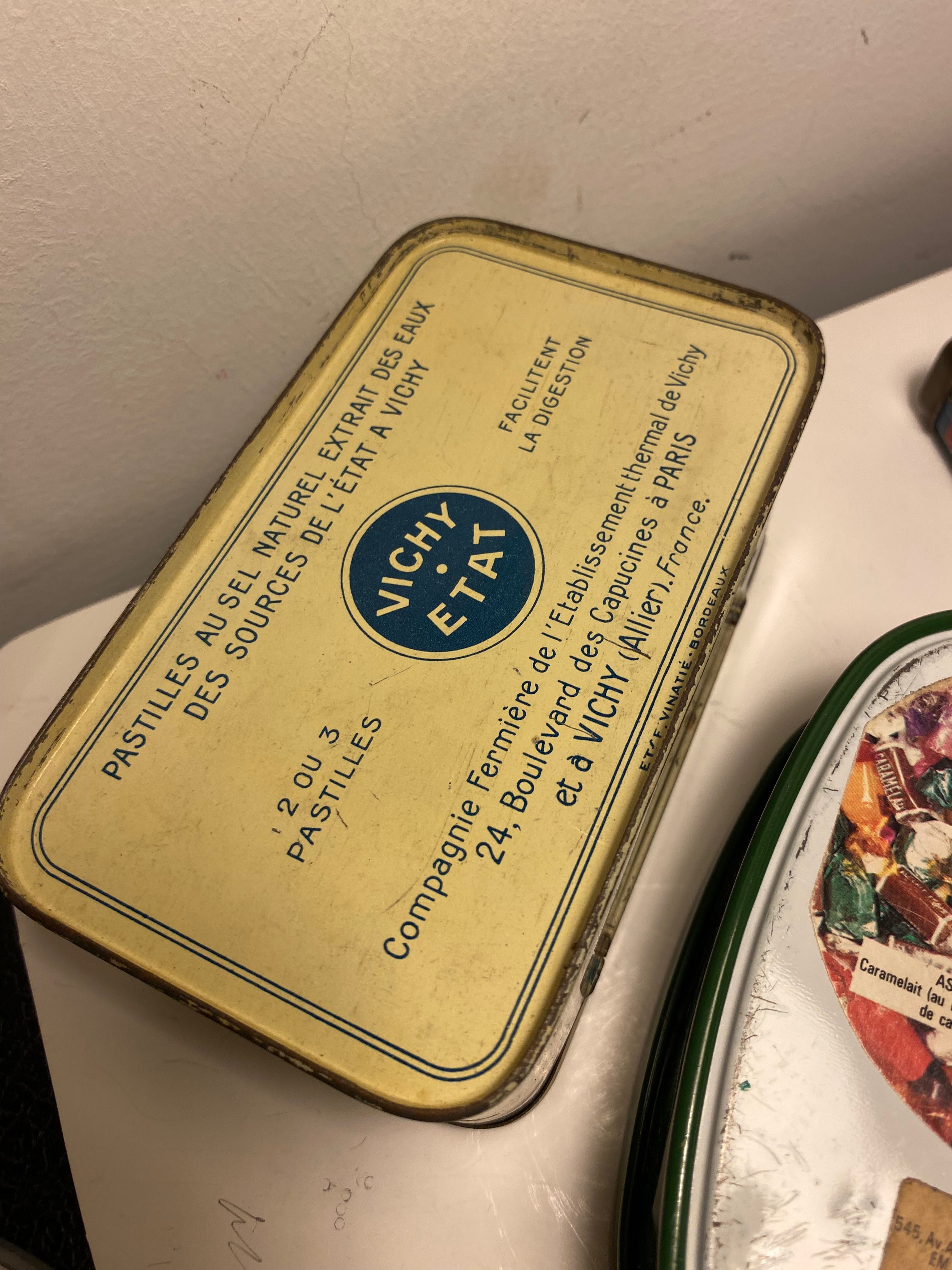 Latas antigas de coleção