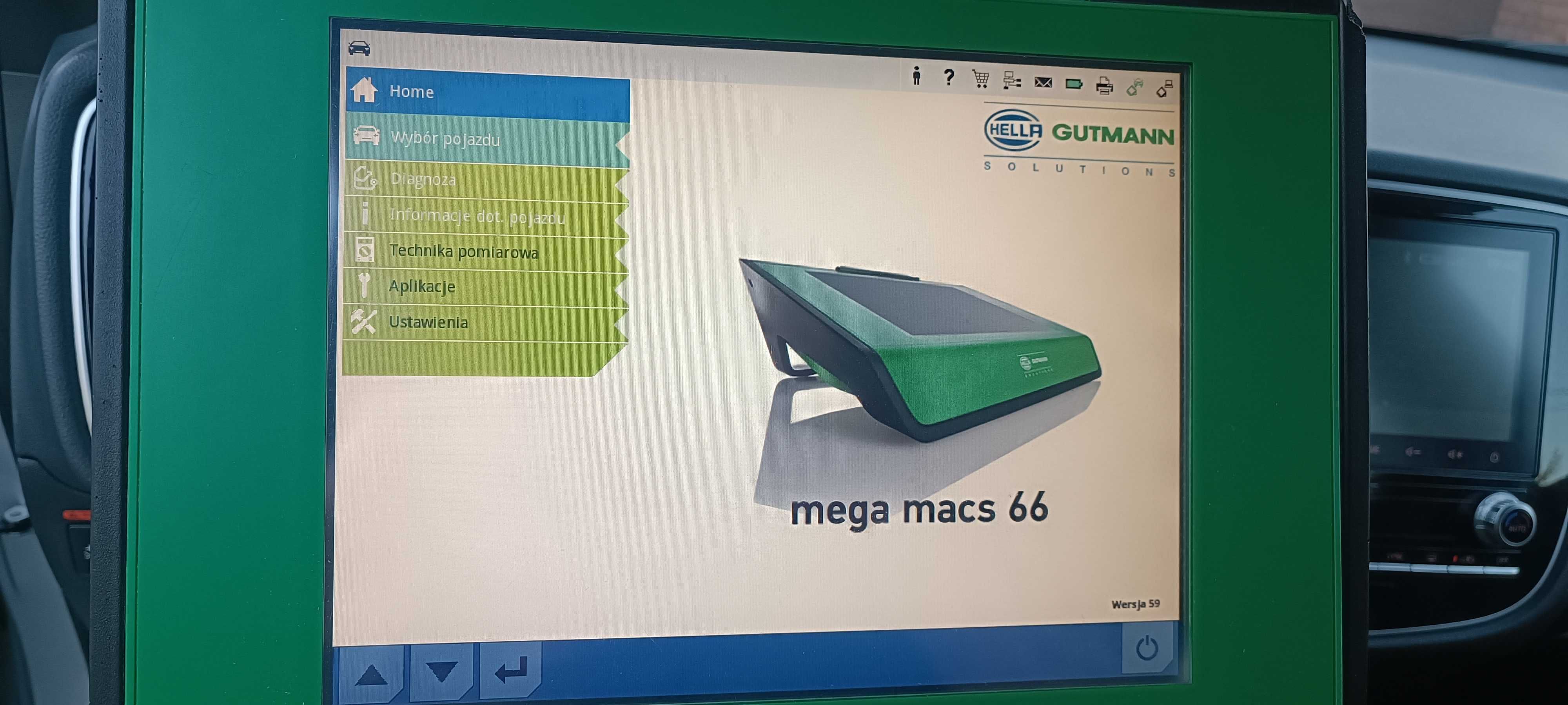 Komputer diagnostyczny Hella Gutmann Mega Macs 66