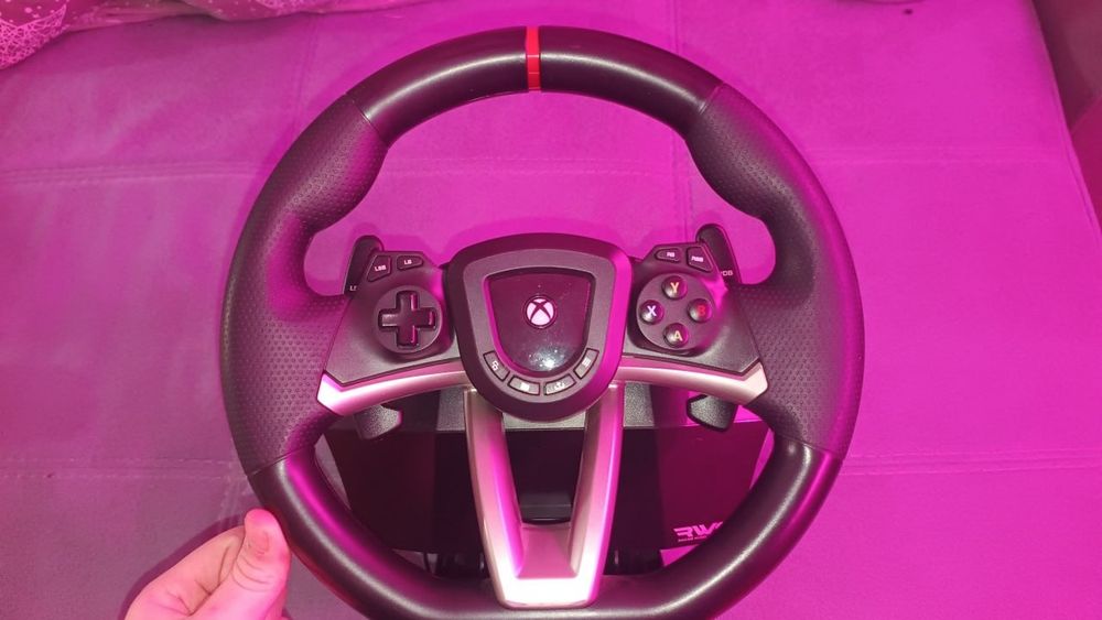 Ігрова консоль в комплекті з рулем, охолоджувачем, додатково джойстик