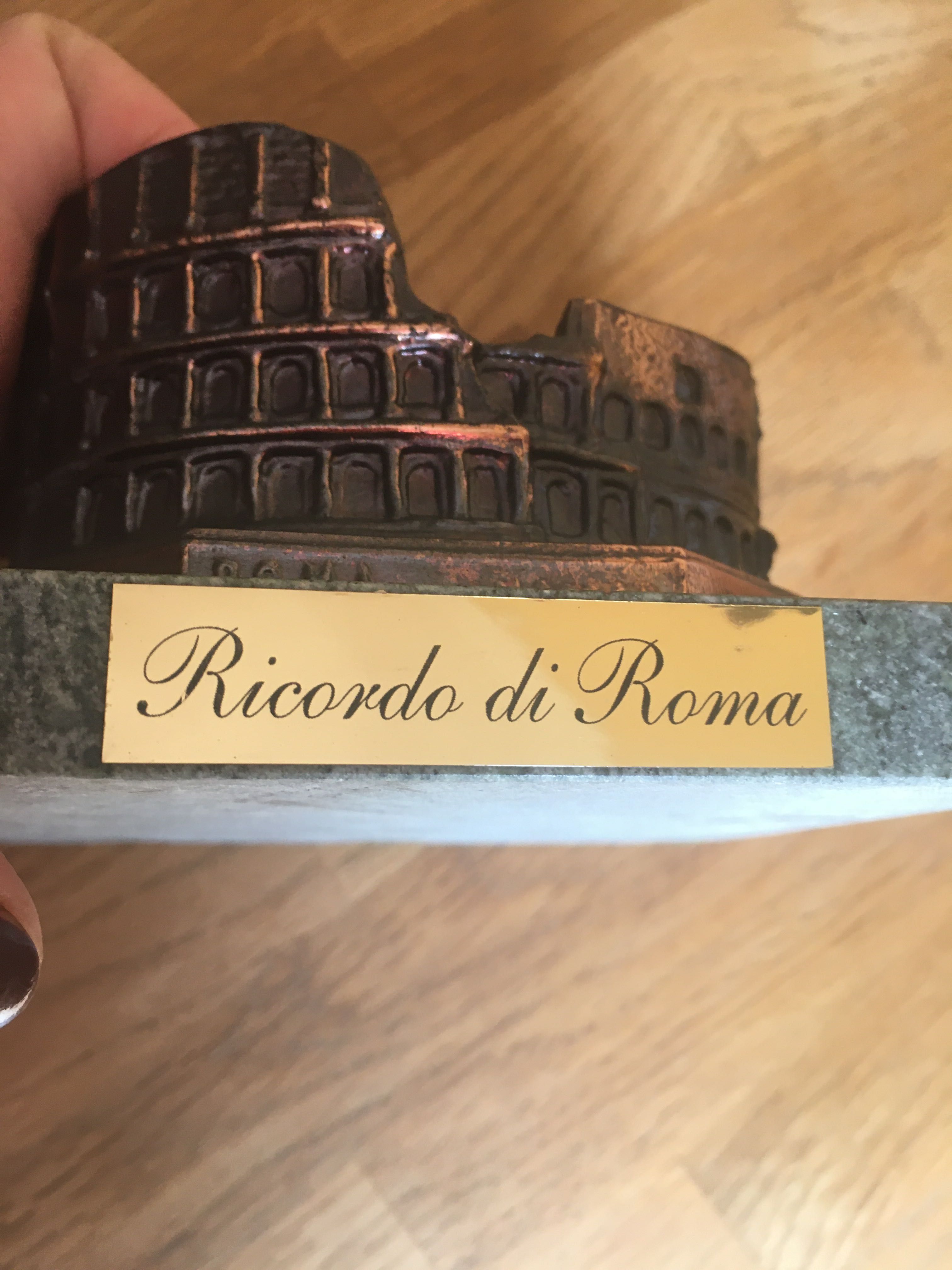 Статуэтка на мраморе Ricordo di Roma