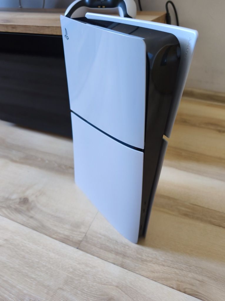 Praktycznie Nowa Konsola PlayStation 5 plus pad Ps5