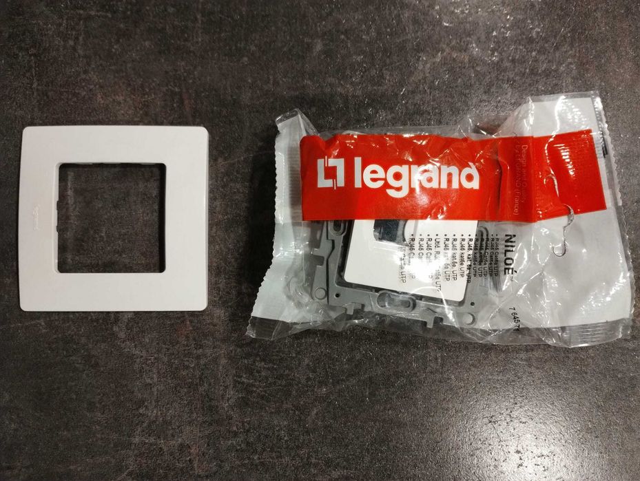 Gniazdo RJ45 komputerowe kat. 5e Legrand Niloe białe