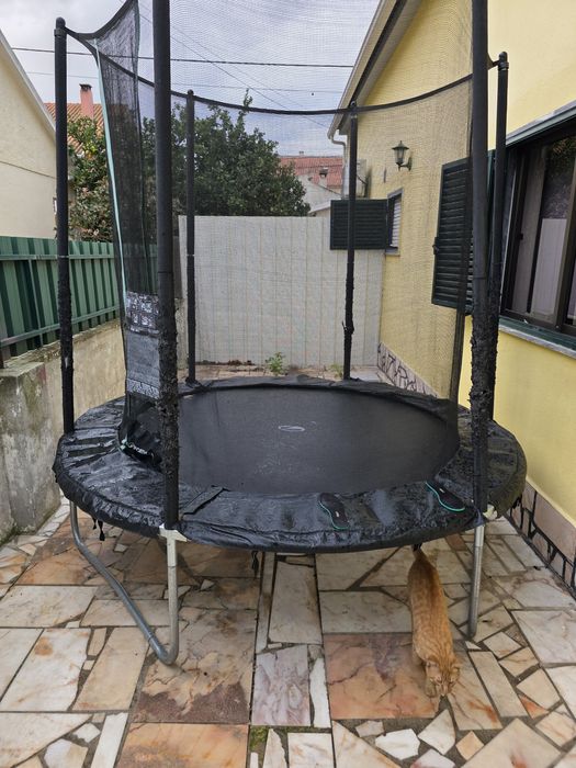 Vendo Trampolim 240cm