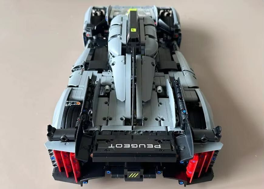 Lego Technic Peugeot 9X8 24H Le Mans Hybrid Hypercar 42156 Novo Selado
