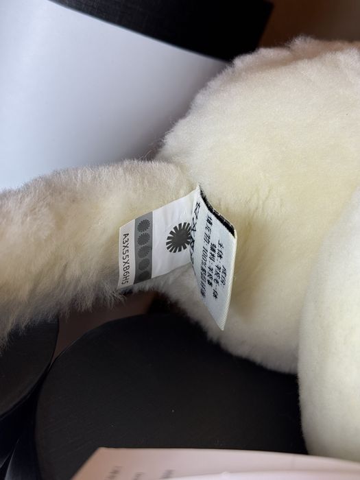 Навушники з овчини Ugg без коробки . Зіп пакет тренд 2025