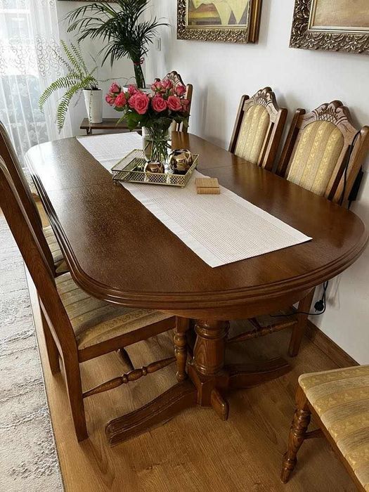 Stół z krzesłami drewniane