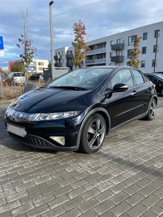 Honda Civic 2006 • 1.8 i-VTEC • 2 komplety alu 17” • Gotowa do jazdy