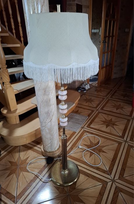Lampa stojąca retro