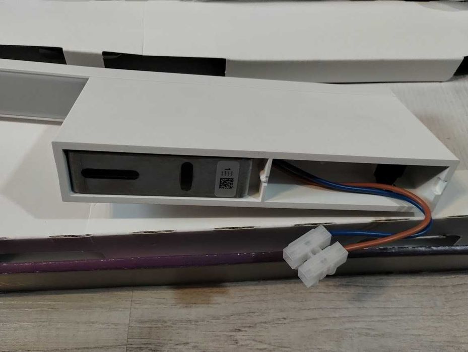 Kinkiet Lampa ścienna  Philips Hue biały zintegrowane źródło LED 12,2W