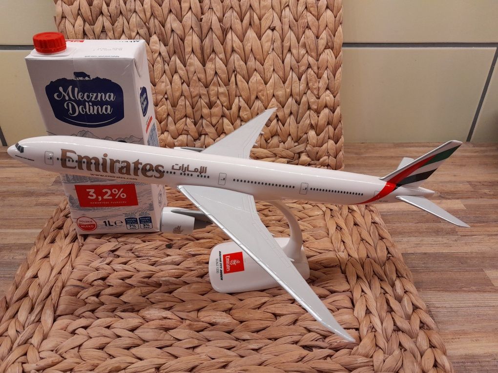 Model Boeing 777-300er Emirates