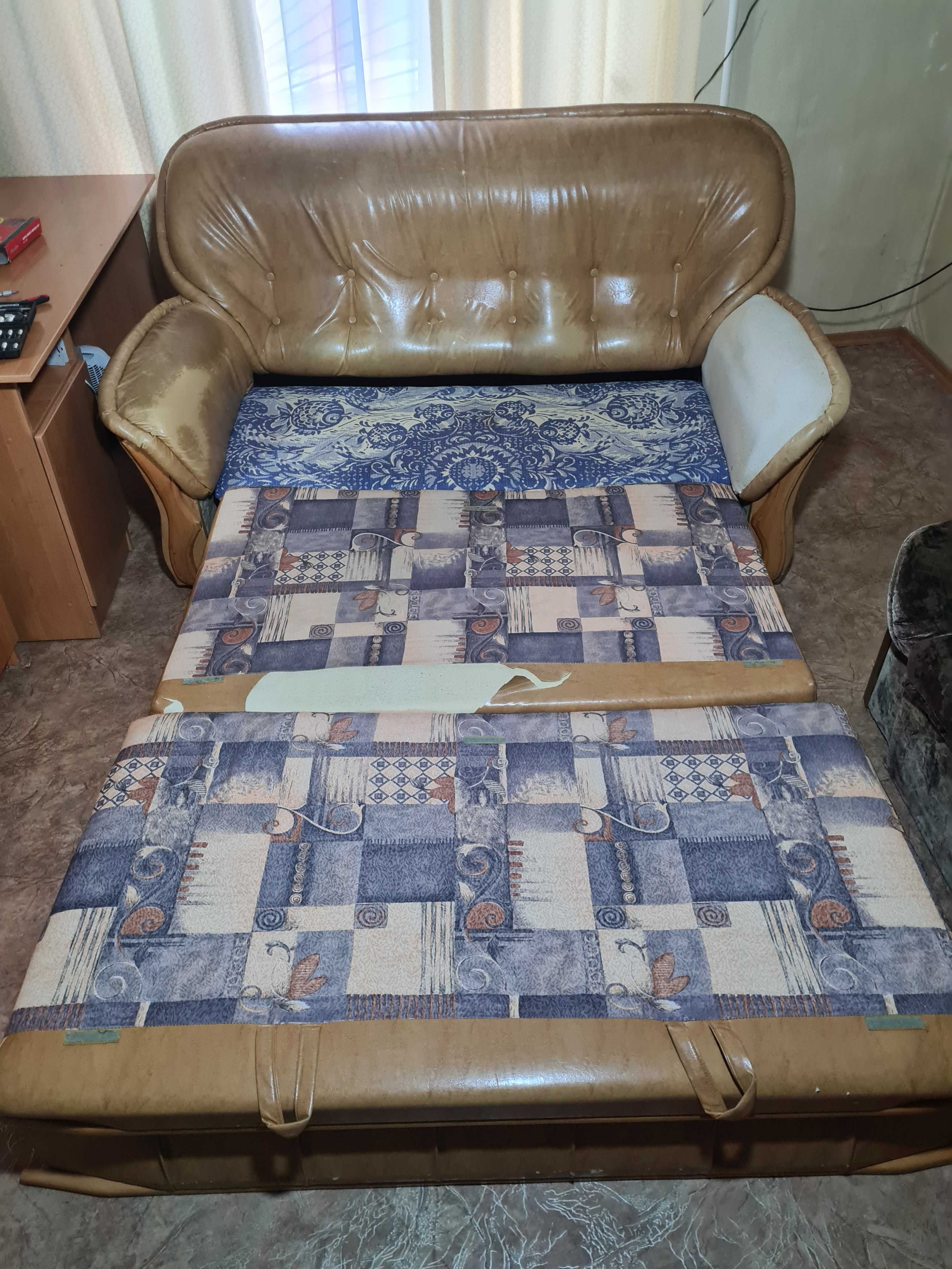 Продам б/в диван, розкладний, розмір 175х97х95 см.