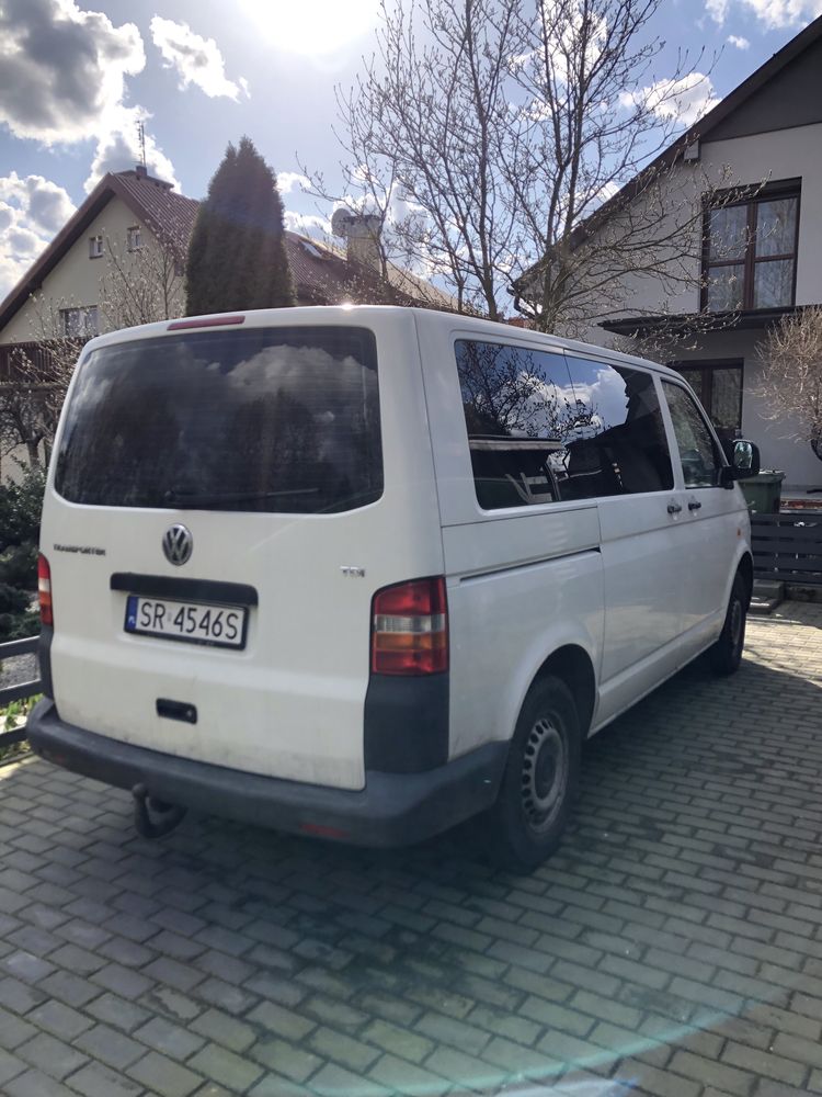 VW Transporter T5 9 osobowy