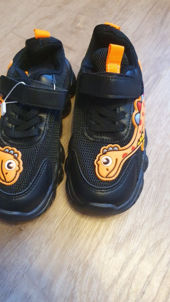Świecące buty adidasy chłopięce dla chłopca motyw dinozaur 29