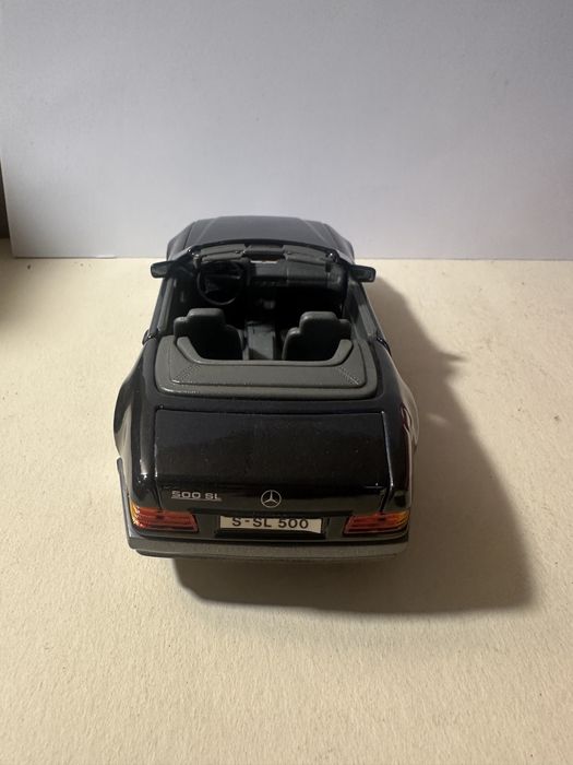 Mercedes 500SL 1:24