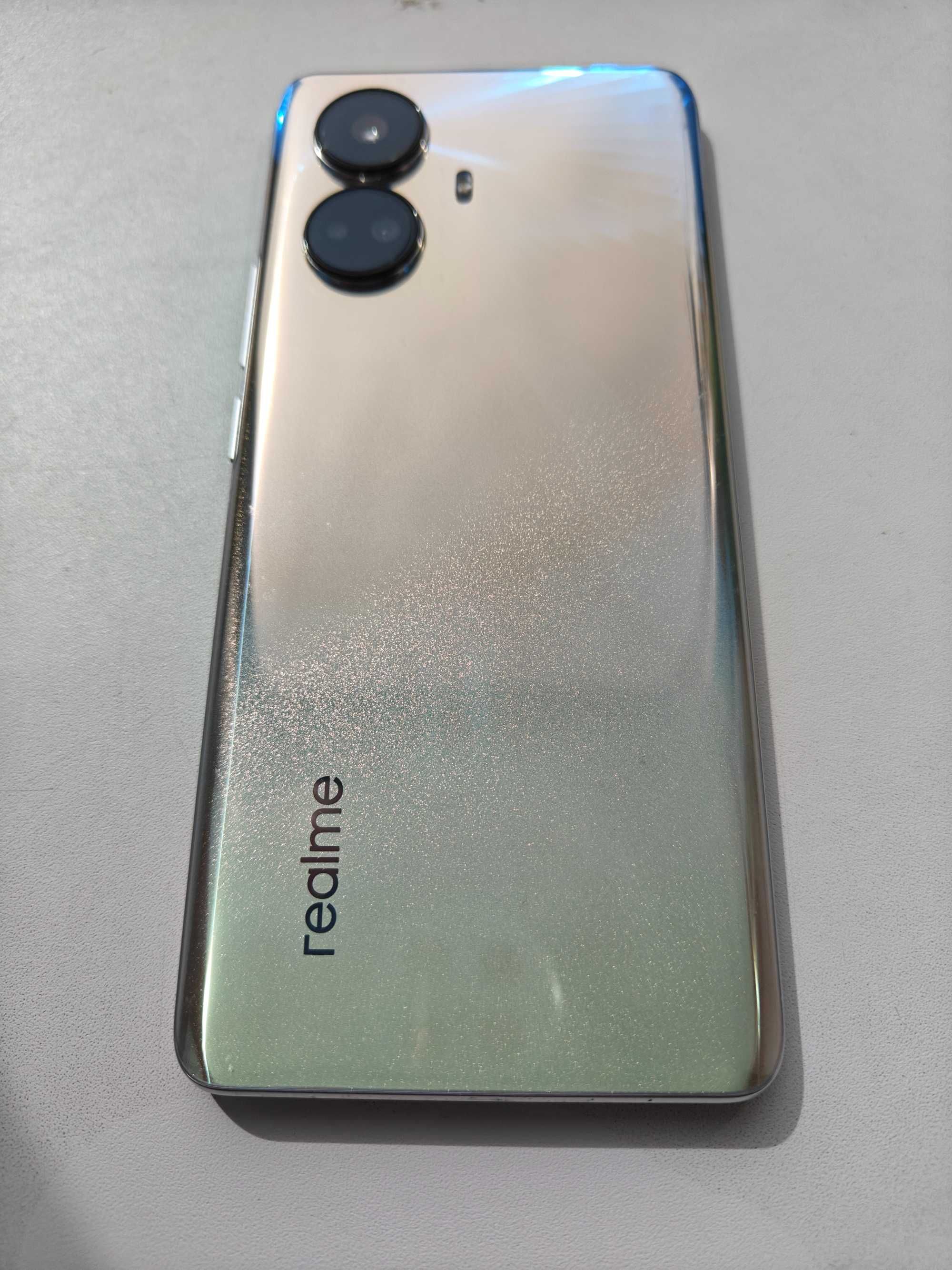 Realme 10 Pro plus 8/128gb Gold Б/У