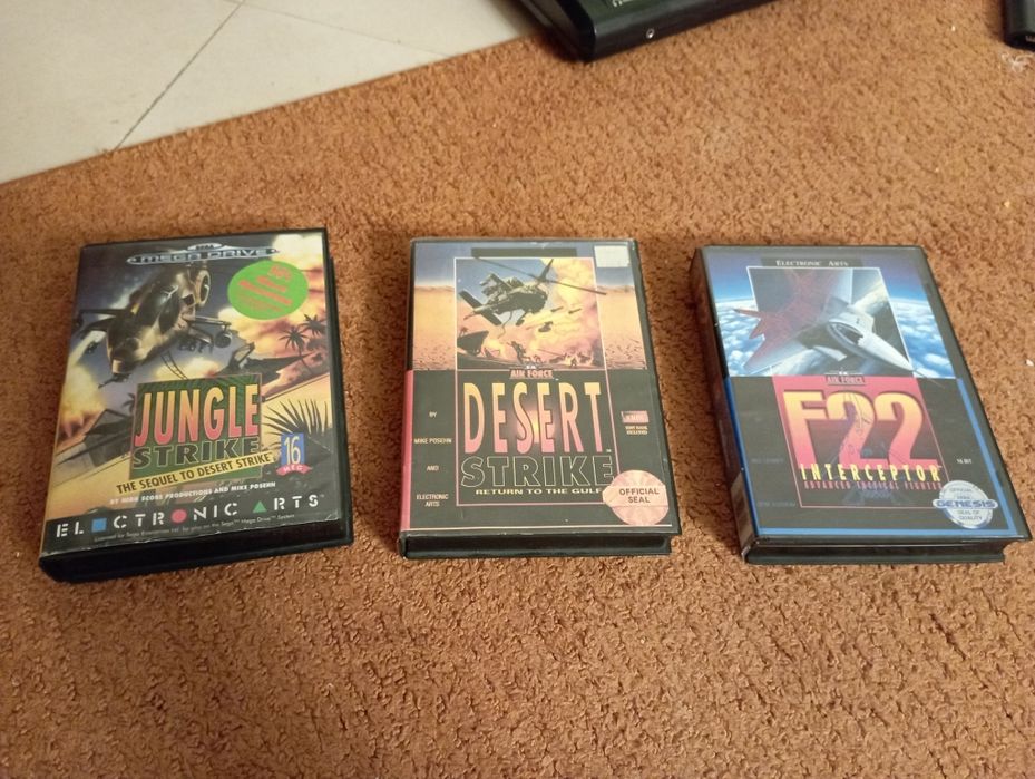 Mega Drive - pack Desert Strike + F22 Interceptor