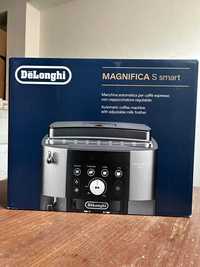 Máquina Café nova  Automática DELONGHI Magnifica S Smart ECAM250.33.TB