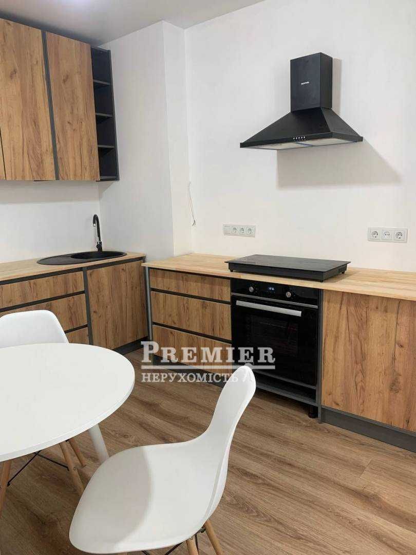 Продам квартиру з ремонтом