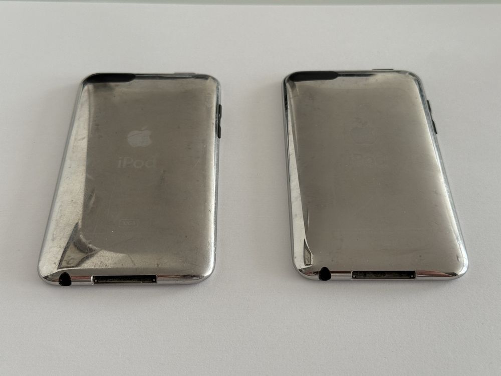 2x Apple Ipod 3g 32GB A1318