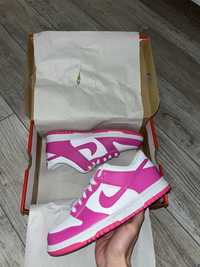 Nike dunk low Fuschia