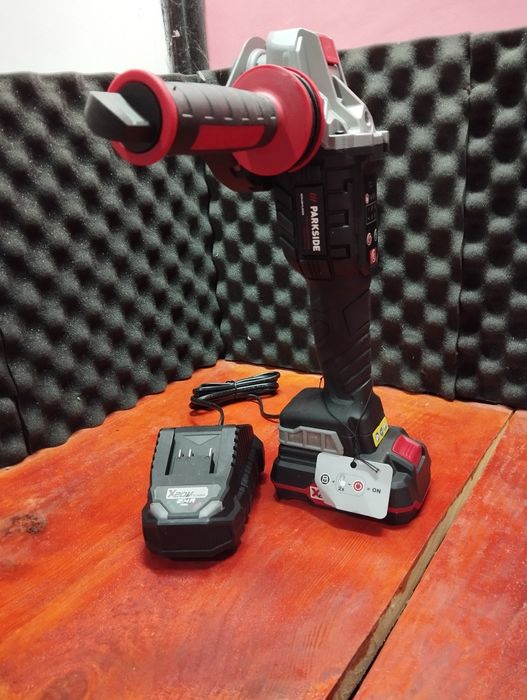 Акумуляторна кутова шліфмашина Parkside PWSAP 20-li F6