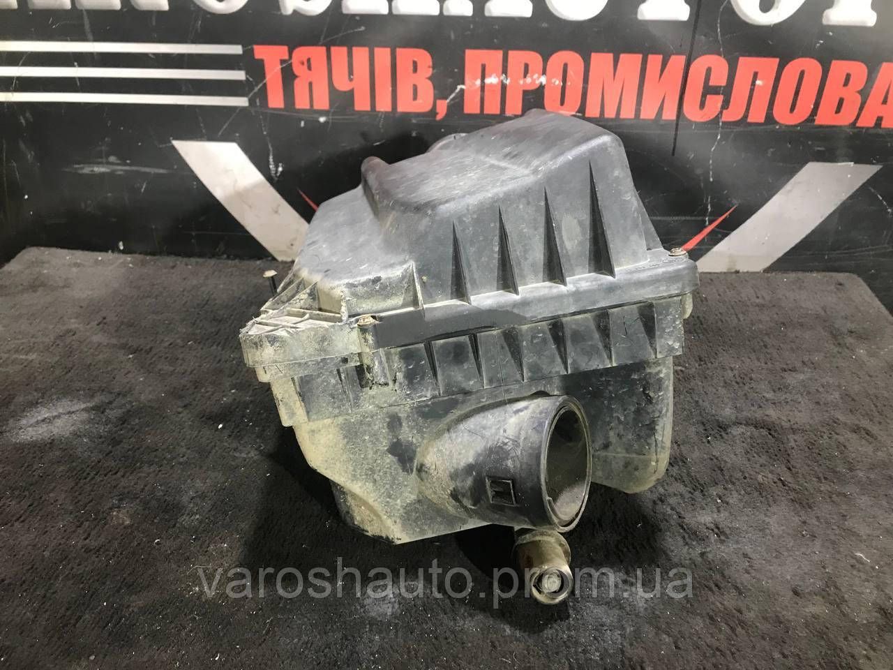 Корпус повітряного фільтра Opel Astra H 55353465 4557