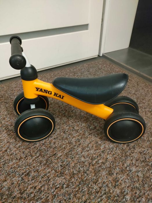 Rowerek biegowy Yang Kai