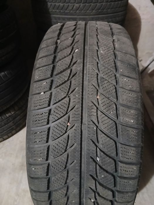 Продам зимові шини 225/45 R18
