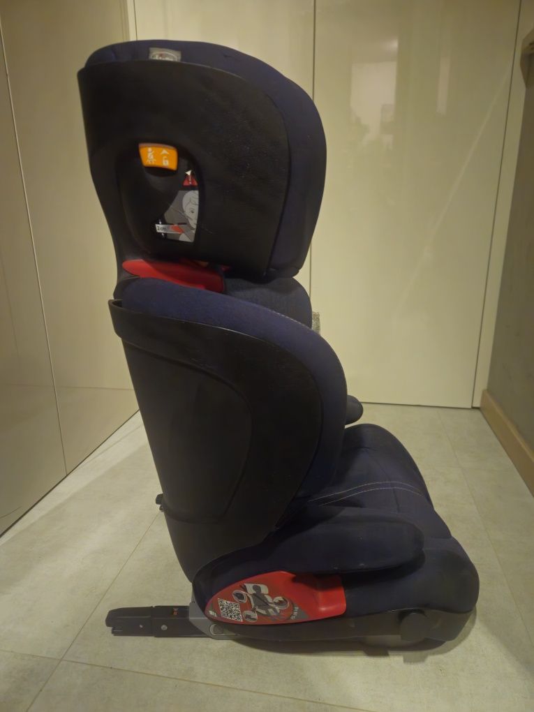 Fotelik Chicco Artsana  semi-universal  15-36 kg