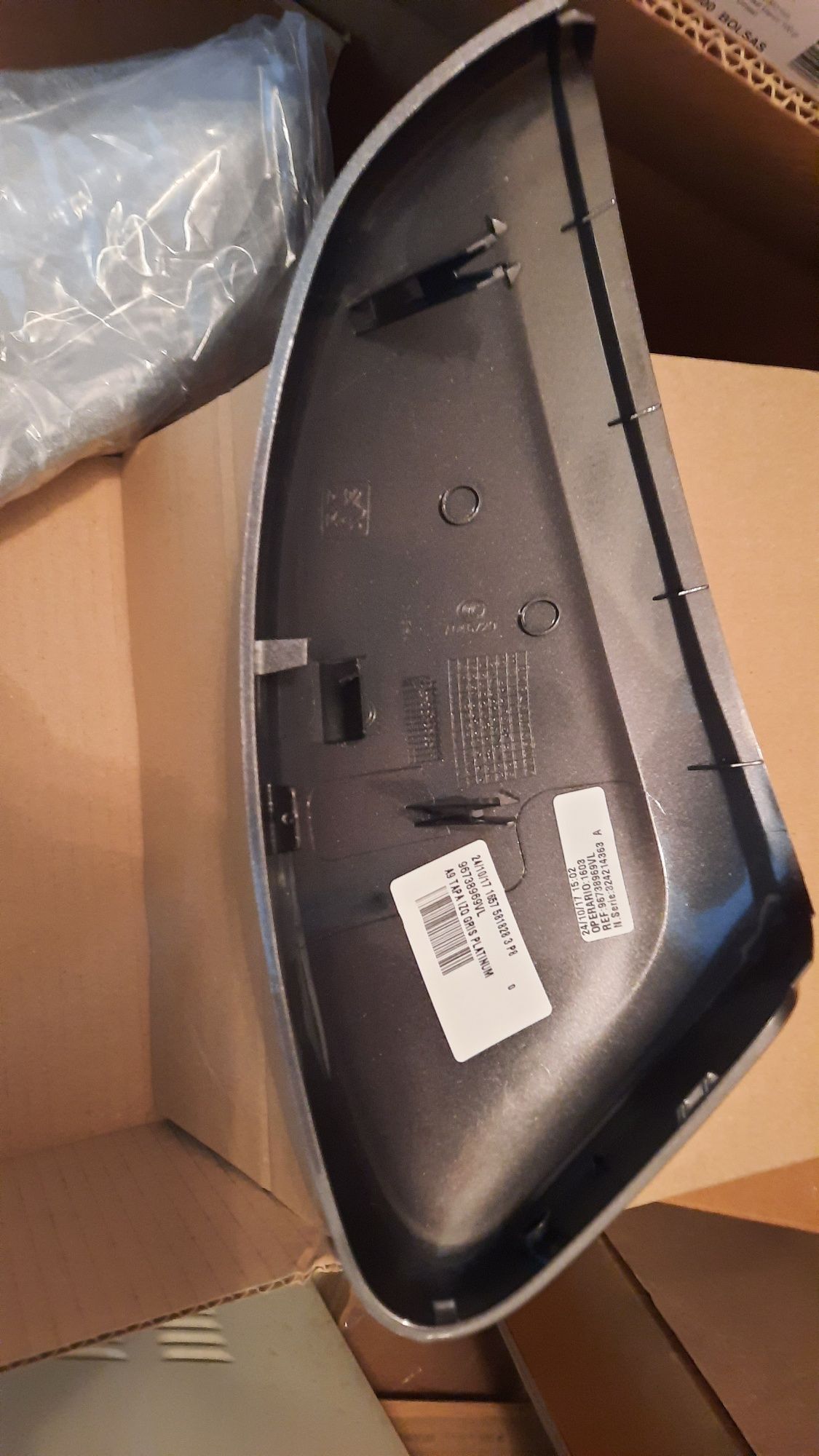 Capas de espelhos retrovisores para Peugeot 2008. Novas.