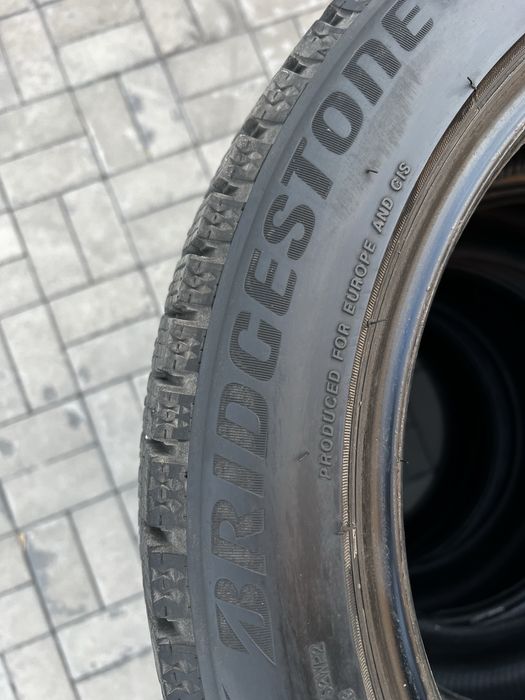 Шини 235/45/R17 Bridgestone Blizzak Ice