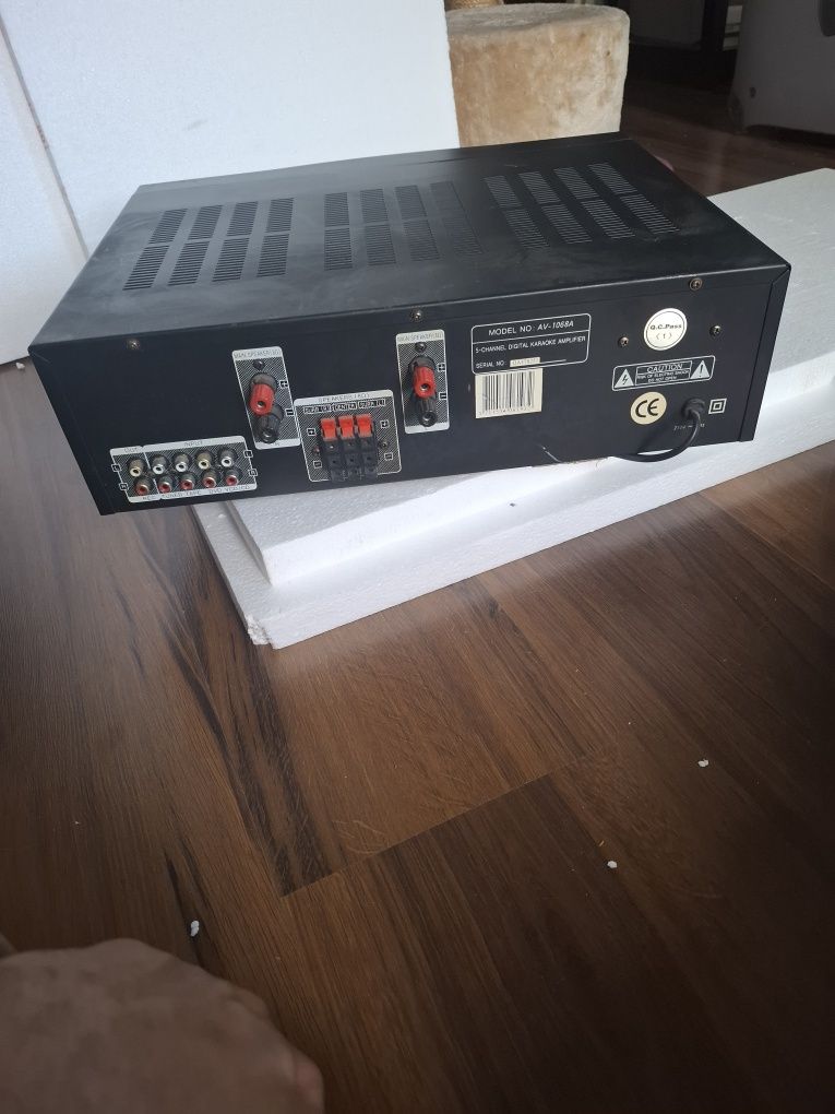 Kona Karaoke AV-1068A – Wzmacniacz Audio/Wideo z Funkcją Karaoke
