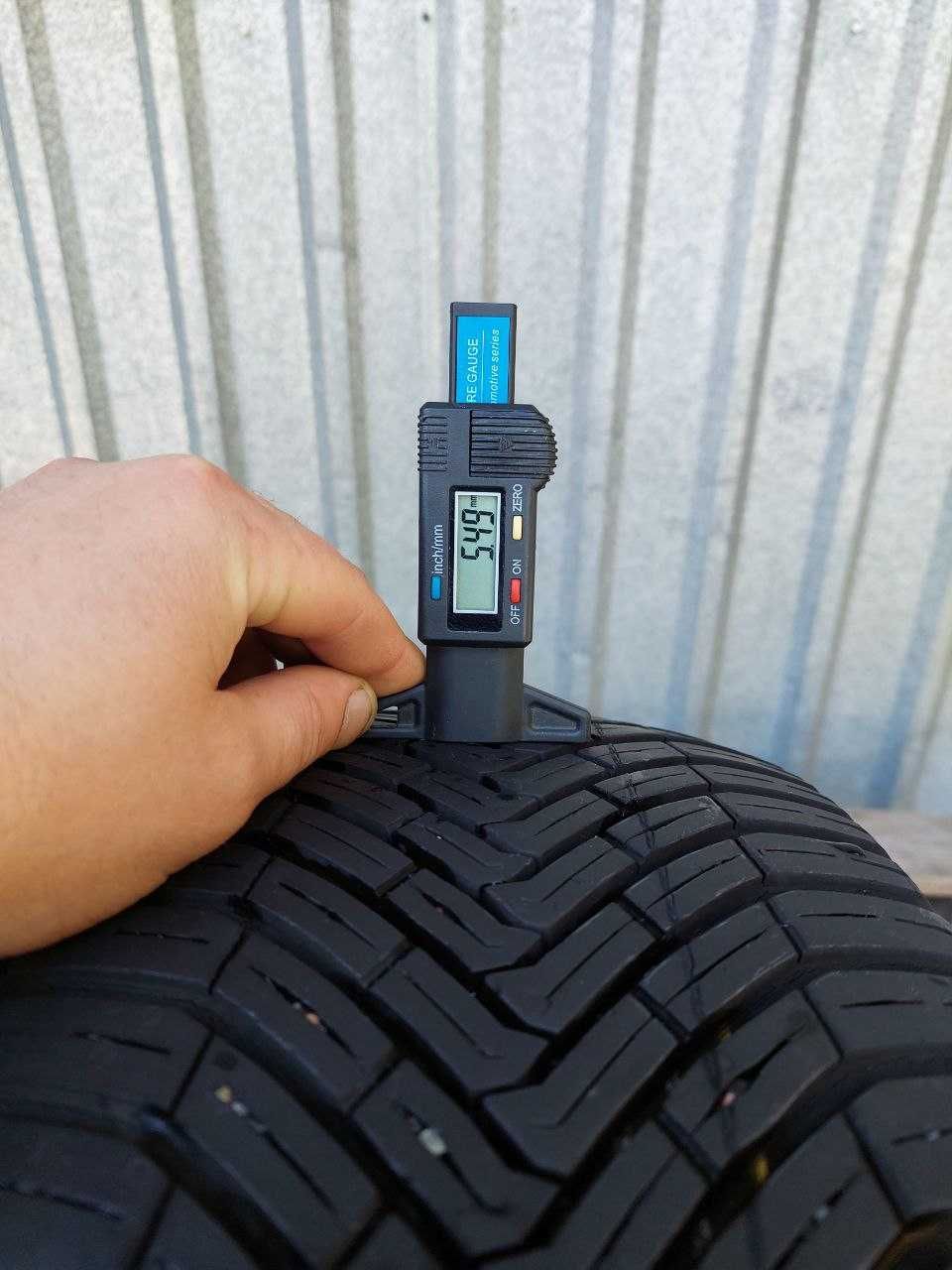 Шини 205 55 R16 Continental AllSeasonContact