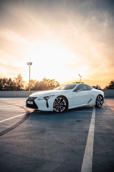 Wynajem Lexus LC500 Prestige - wypożyczalnia samochodów