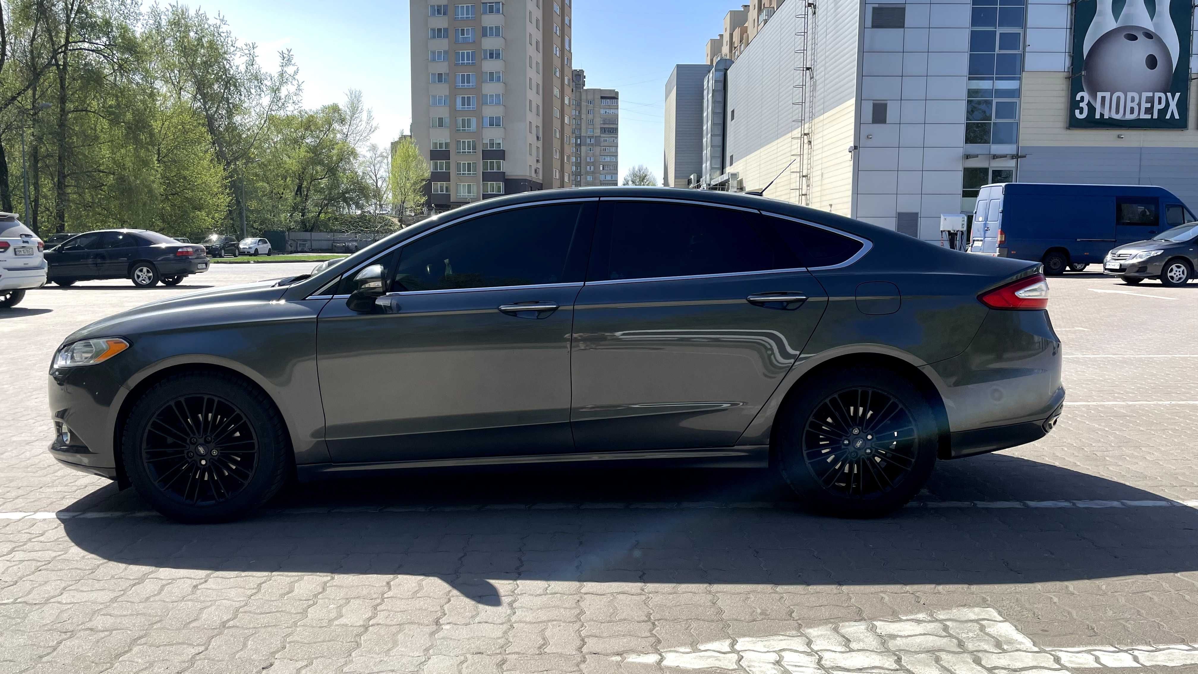 Автомобіль Ford Fusion 2015