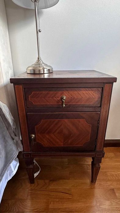 Mesa de cabeceira vintage