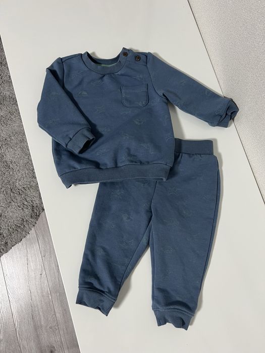 Теплий одяг на хлопчика осінь. 6-9, 9-12 74,80 костюм, чоловічок жилет