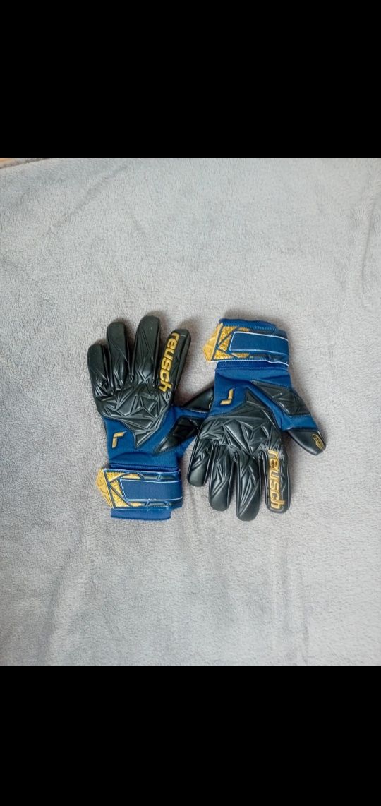 Rękawice bramkarskie reusch r. 10