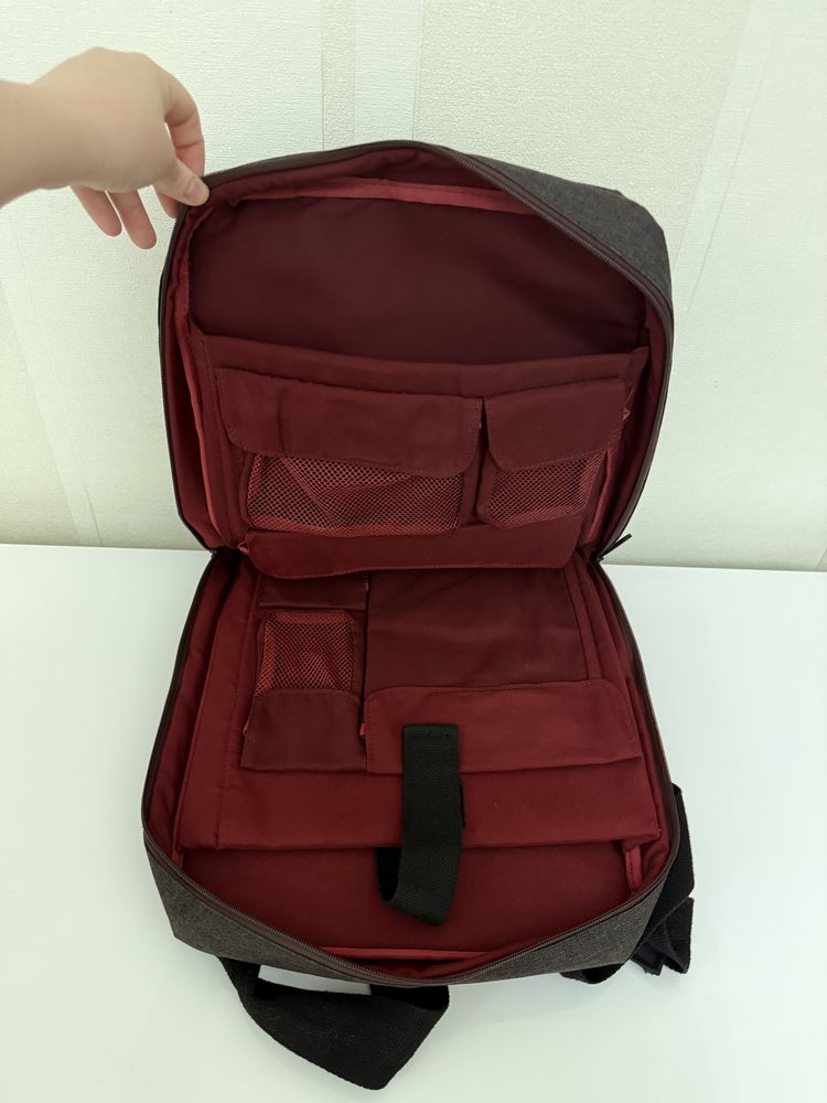 Сумка-рюкзак для ноутбука вертикальна Acme 16M38BR Peak 15.6'' Grey