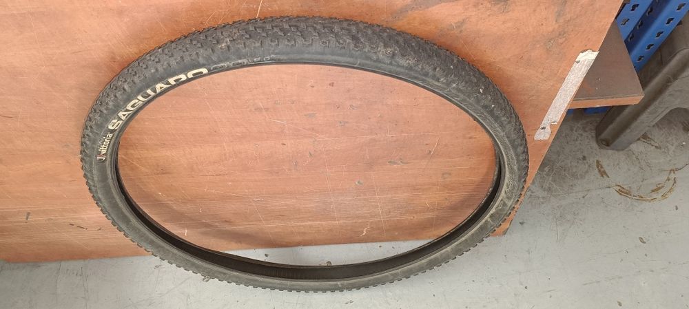 Vários pneus BTT sem par