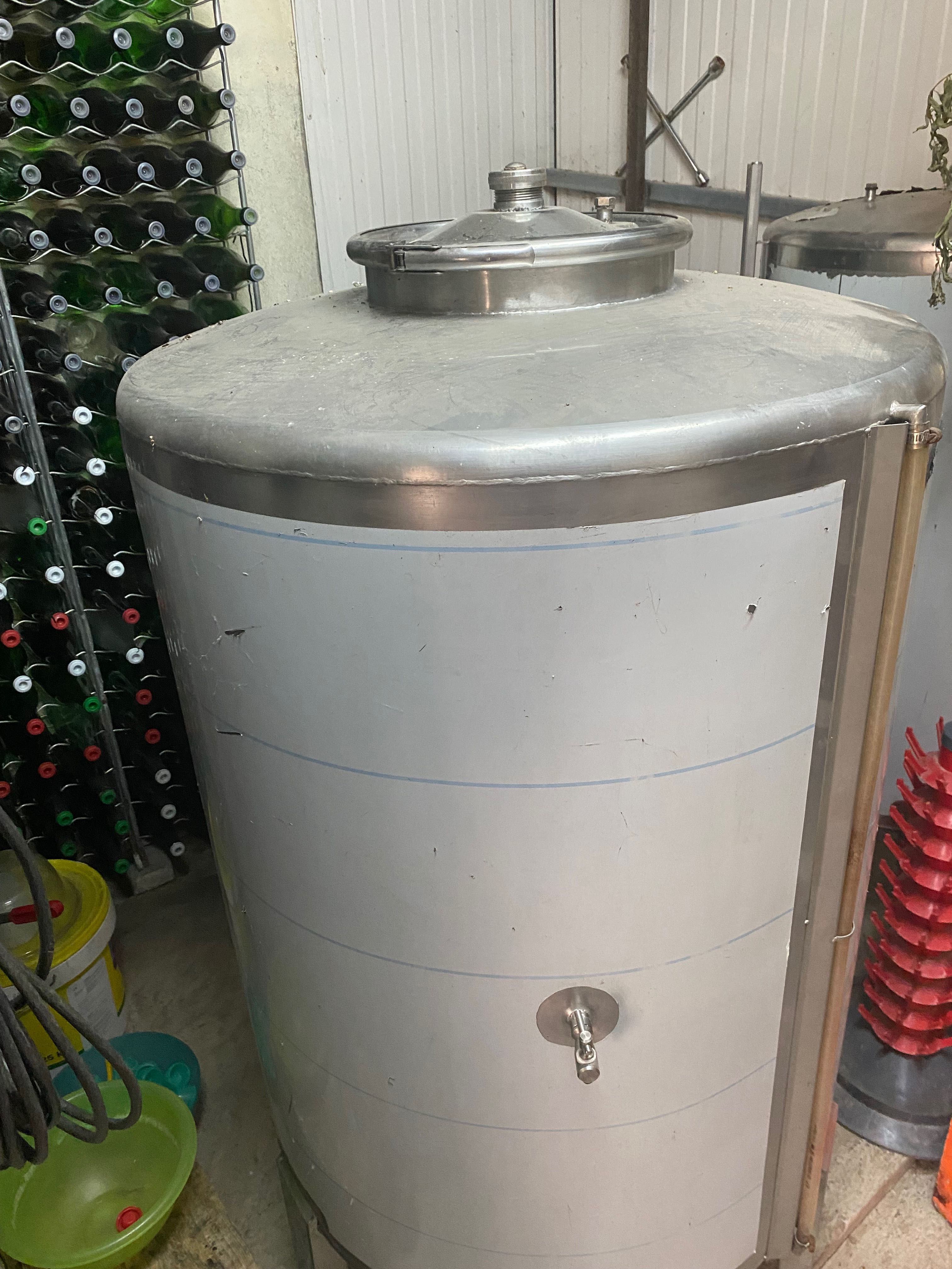 Cuba 550L - com tampa de de limpeza no topo