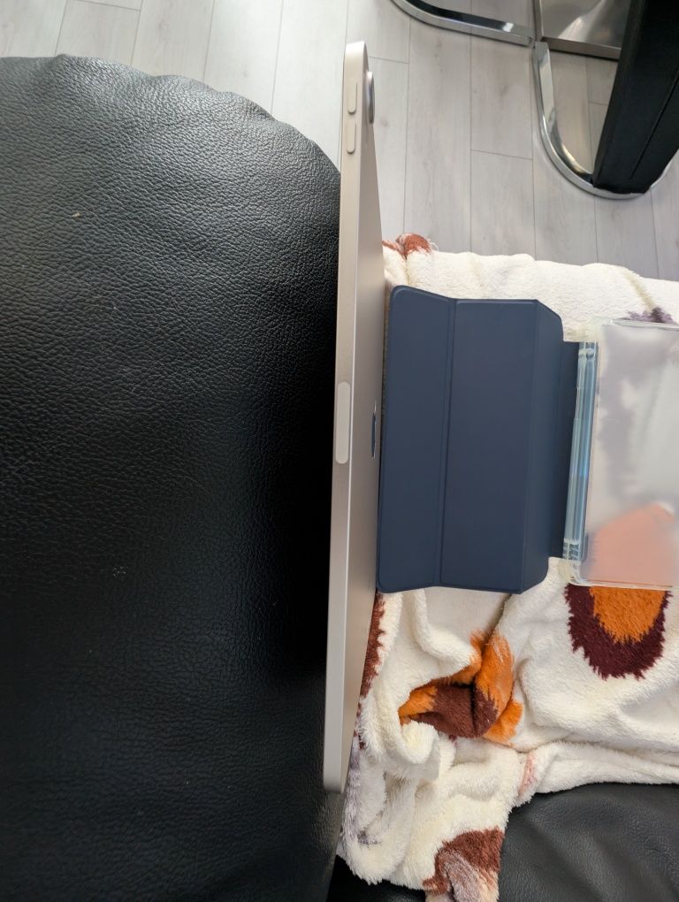 Продаю Ipad Air 5 покоління 2024р. 6.у.4гб, проц. М1