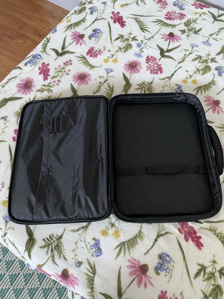Czarna torba teczka na laptopa 45 x 34