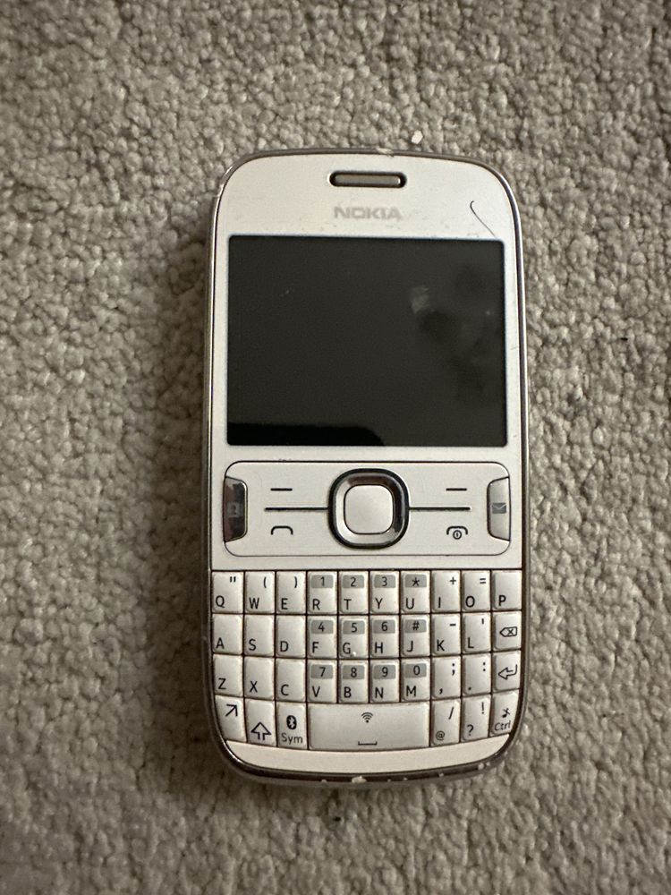 Telefon Nokia 302