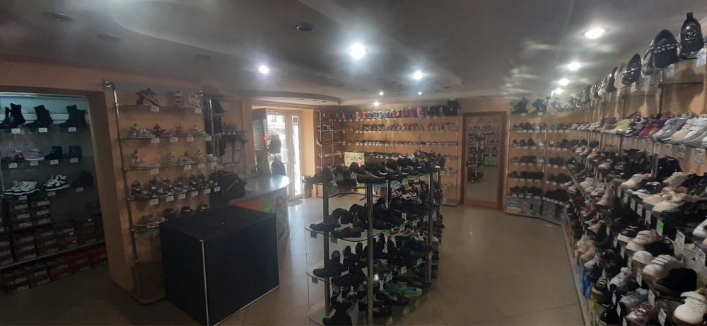 Продається магазин діючий бізнес в центрі базару