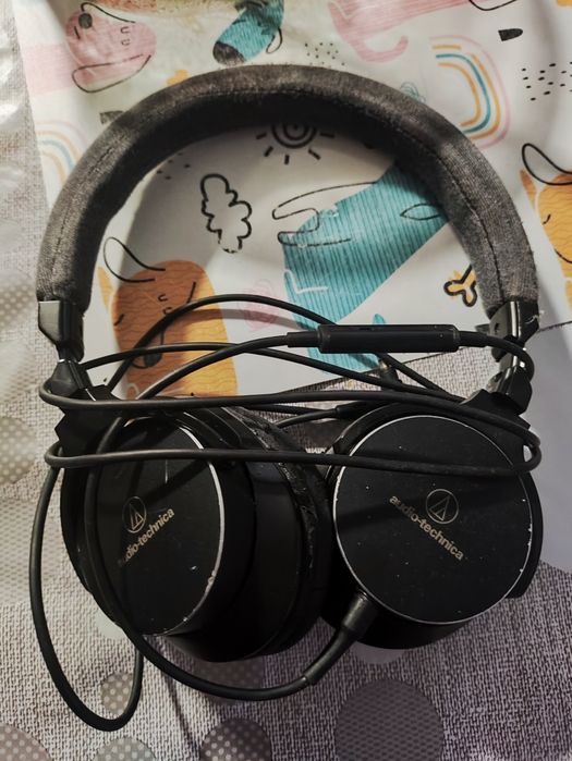 Audio-Technica ATH-SR5BT
Pytan