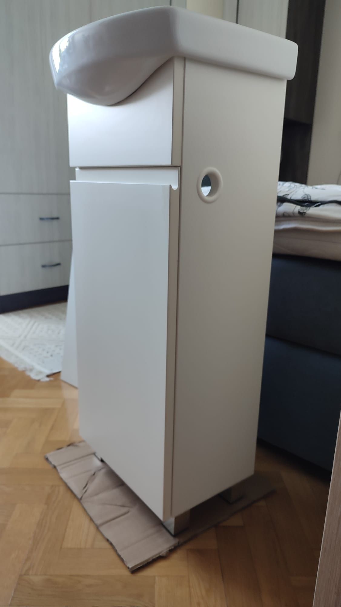 Umywalka z szafką super stan