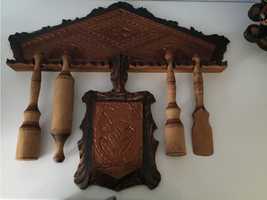 Drewniana ozdobna ręcznie rzeźbiona